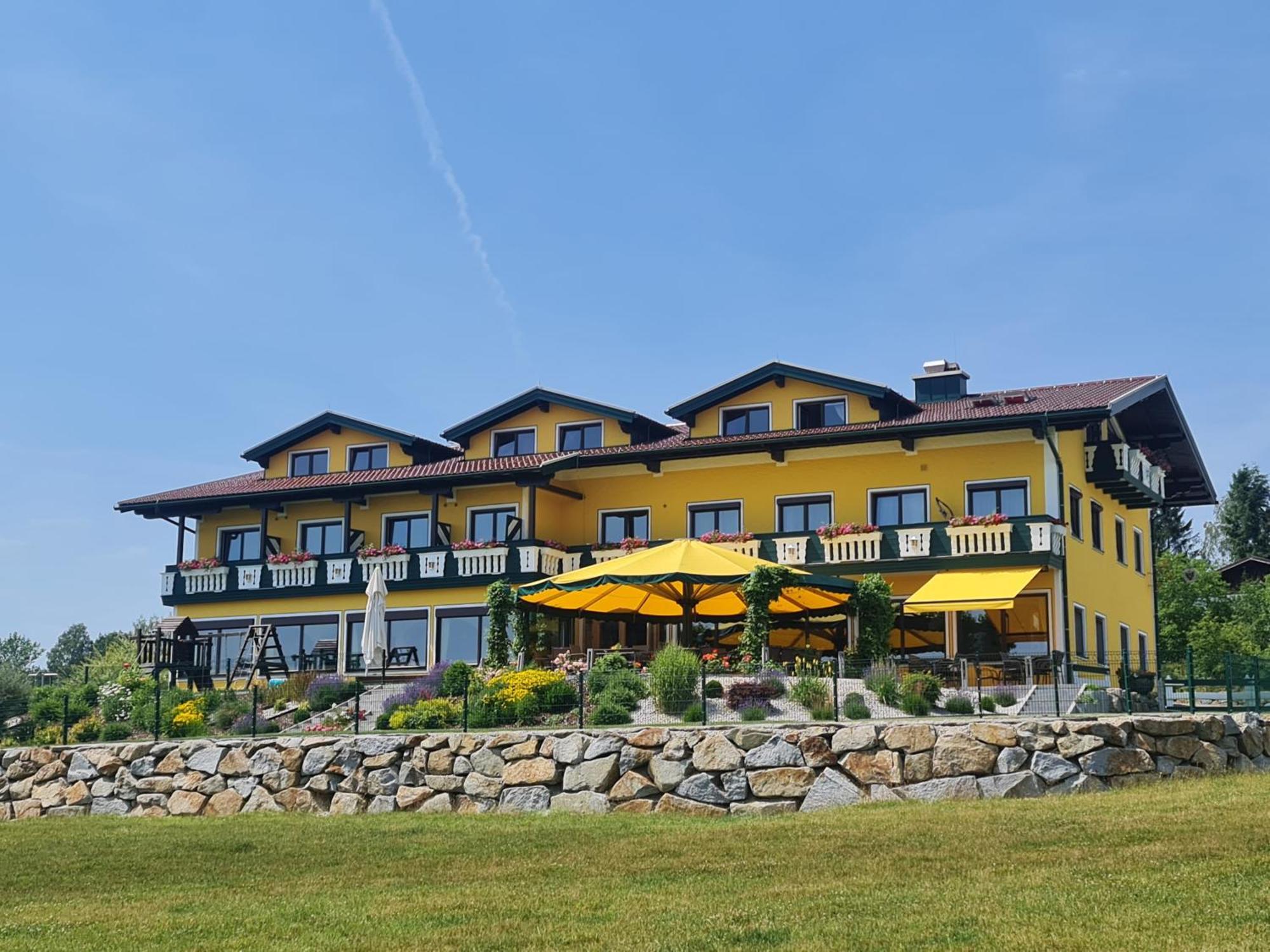 Landgasthof Entenwirt Tarsdorf Exterior photo